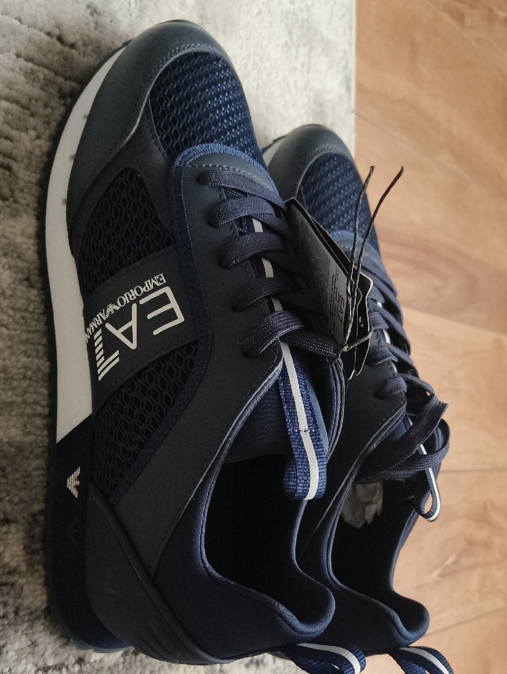 EA7 Emporio Armani Size 42. Never Worn. New With Product Tag. 💯 % Genuine